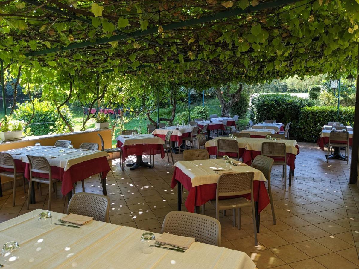 Отель Ristorante Le Rasole Гарда Экстерьер фото