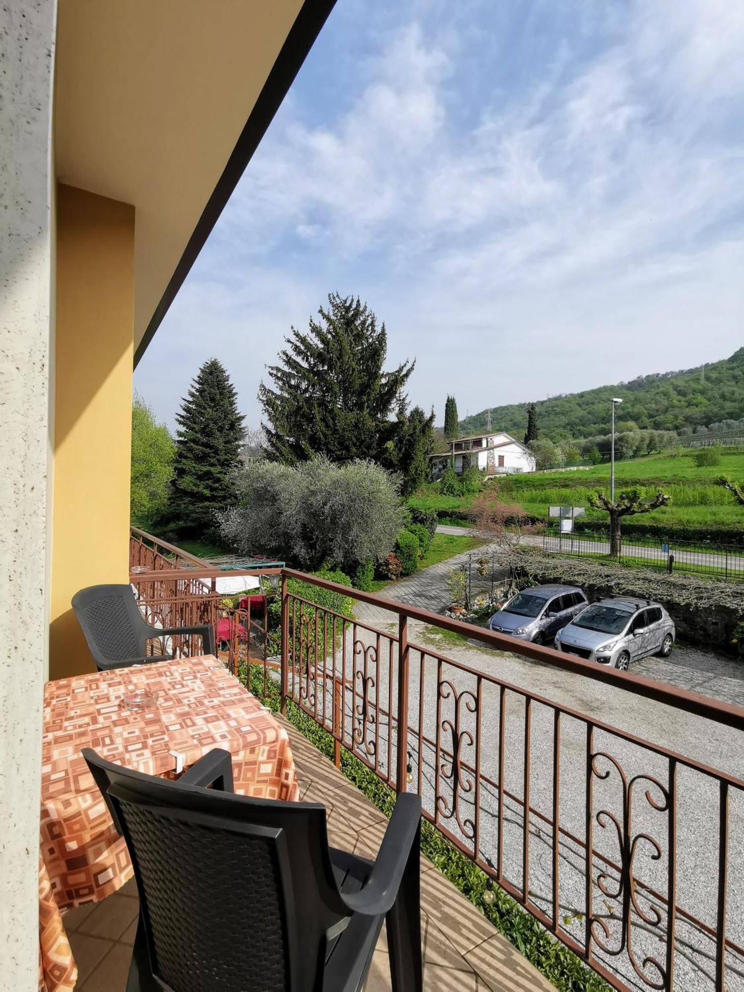 Отель Ristorante Le Rasole Гарда Экстерьер фото